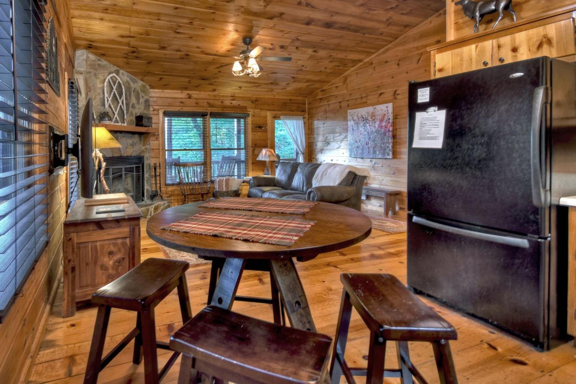 Bearfoot Ridge Wood-Burning Fireplace Cozy Hot Tub Serene Views Эллиджей Экстерьер фото